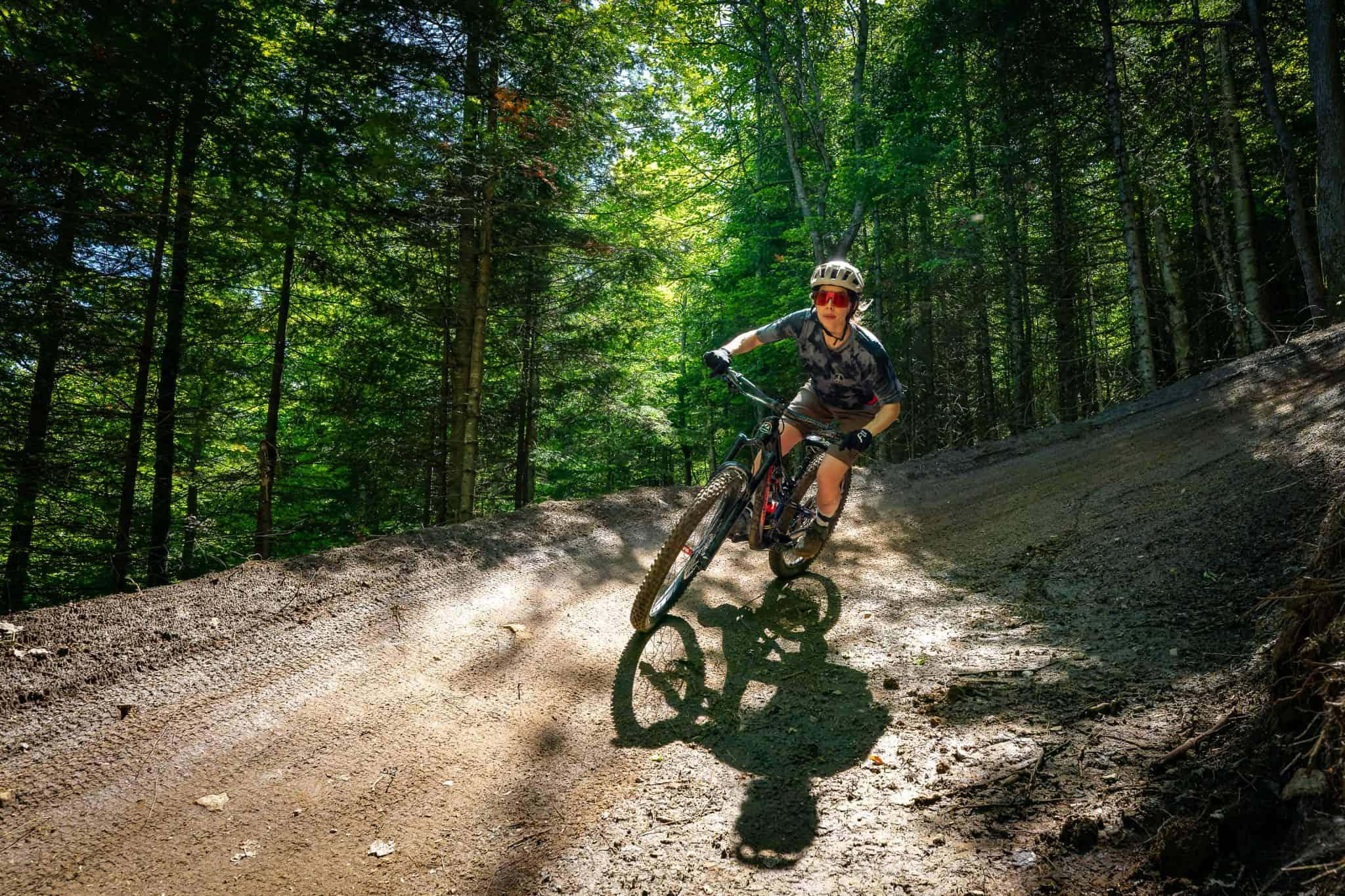 Designer et construire des sentiers de vélo de montagne - V4
