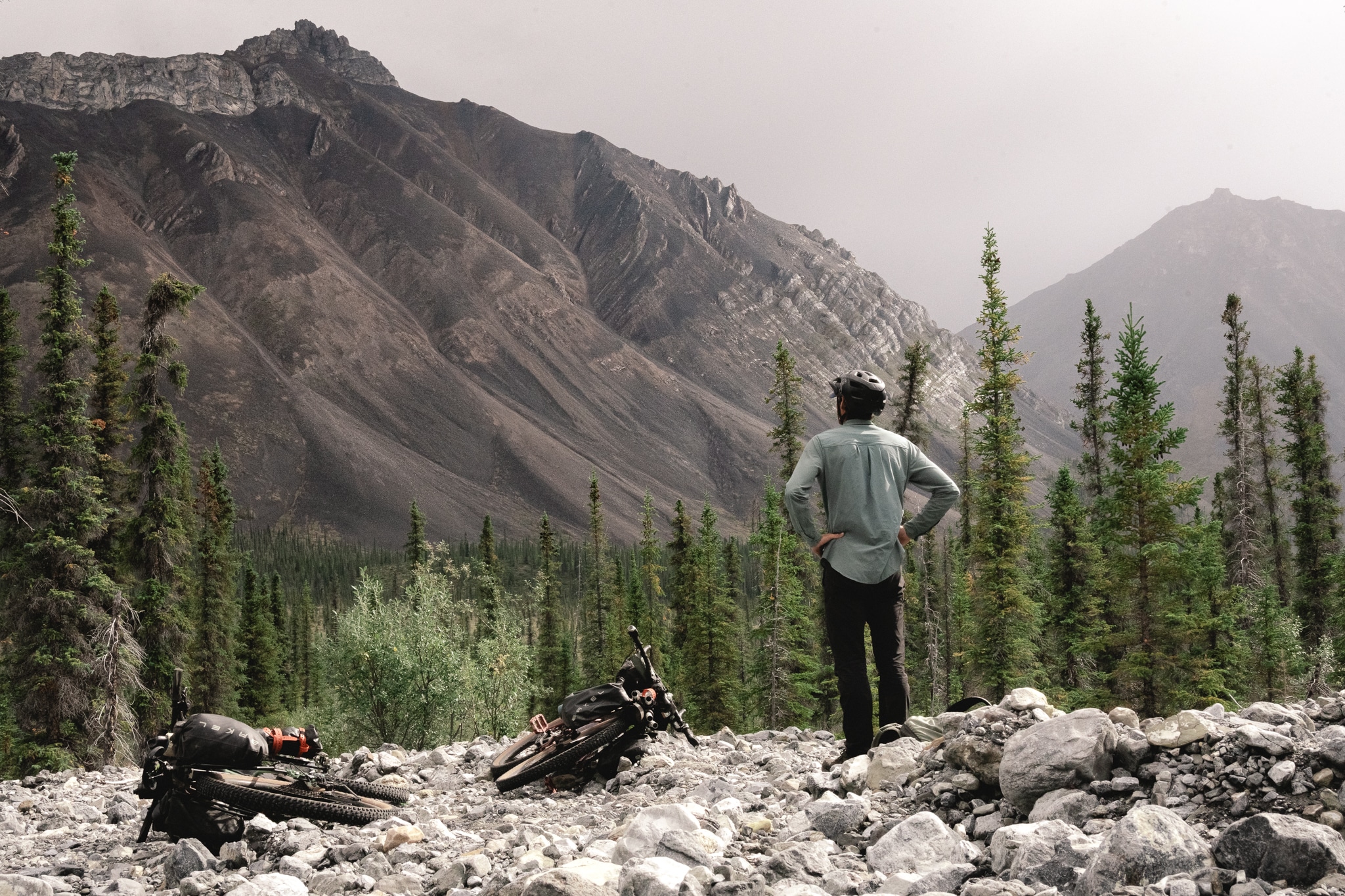 Justin et Louise Philipovitch –  Explorer l’Ouest et le Grand Nord canadien à vélo  sur la route oubliée de la Canol Heritage Trail